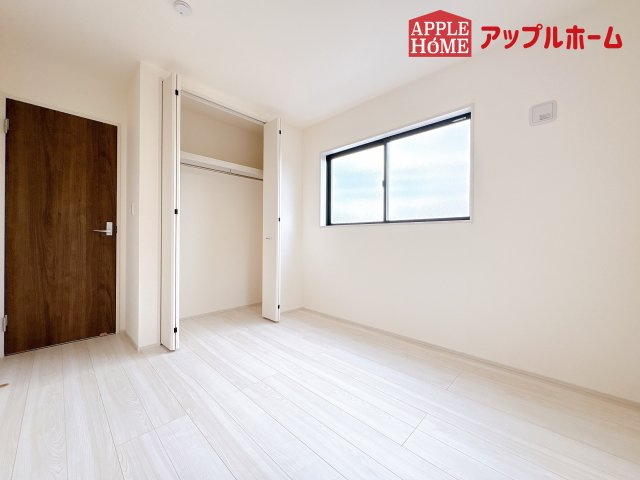 [新築住宅] 鴻巣市袋 第2 全1棟の洋室|２階居室は全室収納あり！たっぷりある収納活用でお部屋もキレイを保てます♪