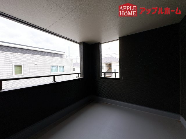 [新築住宅] 鴻巣市袋 第2 全1棟のバルコニー|インナーバルコニーで突然の雨でも安心♪直射日光を防げるので、紫外線を気にせず自然の光や風を感じながら日光浴もできちゃいます♪