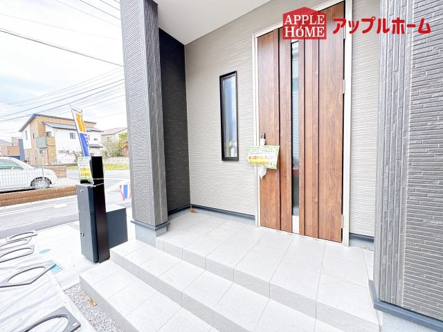 [新築住宅] 鴻巣市袋 第2 全1棟の玄関|ぜひ現地にて、実際の建物・街並み・日当たり等ご確認下さい♪お問い合わせはお気軽に☆　TEL「0120-466263」