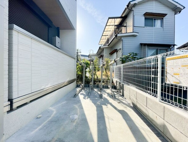 セレスティア江戸川Ⅲの駐車場