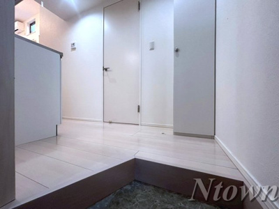 【玄関】 | Stage名駅 | 収納もある玄関です