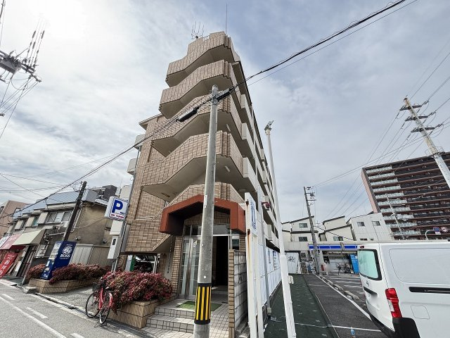 クインテットハイツの外観
