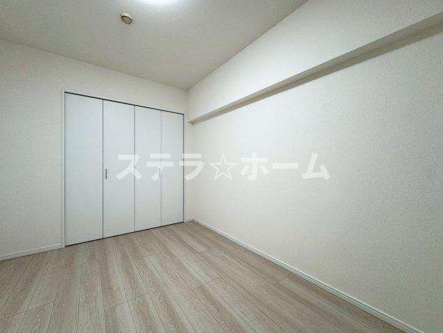 ニュー大阪ハイツの洋室|明るい洋室です
