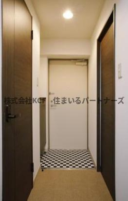リード中央町の玄関|収納もある玄関です