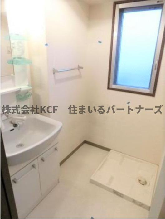 リード中央町の洗面所|明るい洗面所です