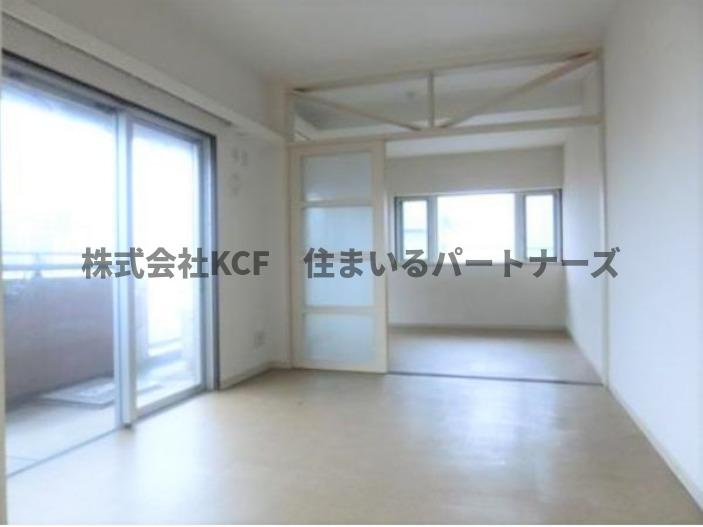 リード中央町の内装|明るい室内です