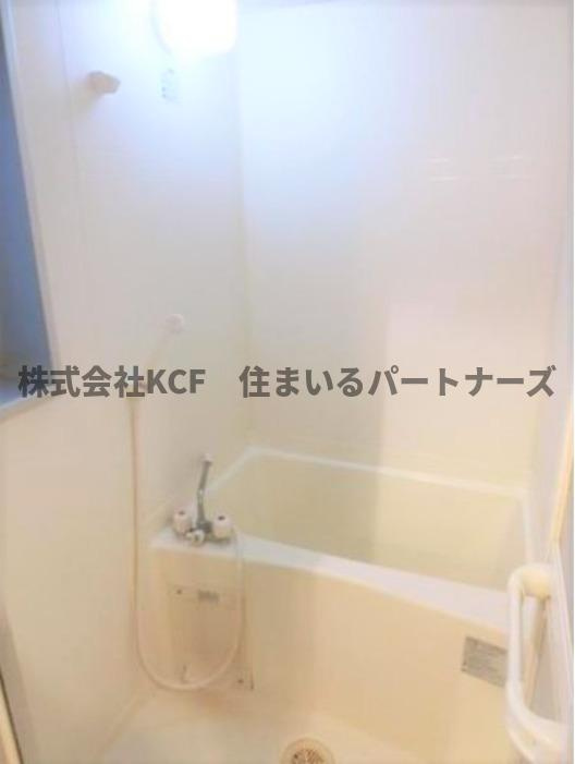 リード中央町の浴室|落ち着いた空間のお風呂です