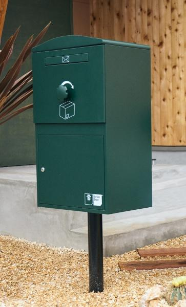 明治北　FREAK'S　HOUSEのその他|郵便物だけでなく宅配便などの荷物も安全に受け取れるよう設計された宅配ボックス兼郵便ポスト。