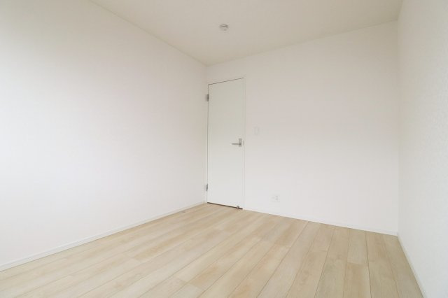 郡山市八山田西2丁目　　　　１号棟　　　行健第２小学校、明健中学区の洋室|※同社施工例