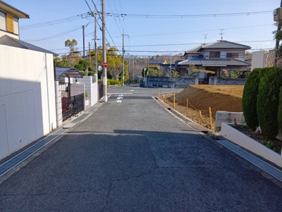 【前面道路含む現地写真】 | 藤沢台6丁目 土地 | ★前面道路の幅員は約６．０ｍ