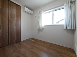 【洋室】 | 甲府市下鍛冶屋町 2019年築オール電化中古戸建　北東角地 | 2階　4帖洋室