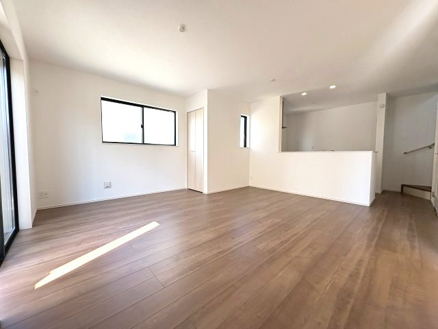 【居間・リビング】 | 福岡市南区曰佐4丁目　A号棟（全2棟）【仲介手数料無料・0円】 | 現地写真。