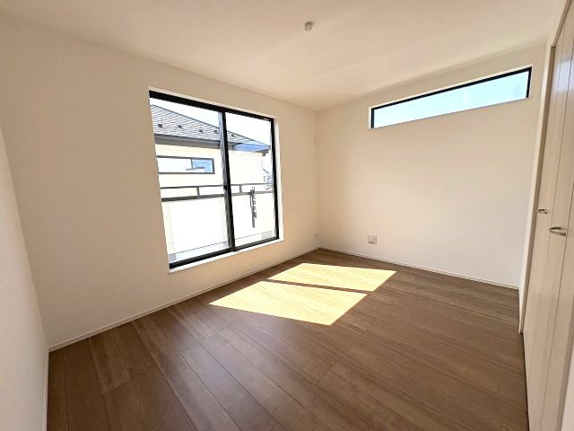 【寝室】 | 福岡市南区曰佐4丁目　A号棟（全2棟）【仲介手数料無料・0円】 | 現地写真。2階主寝室です。