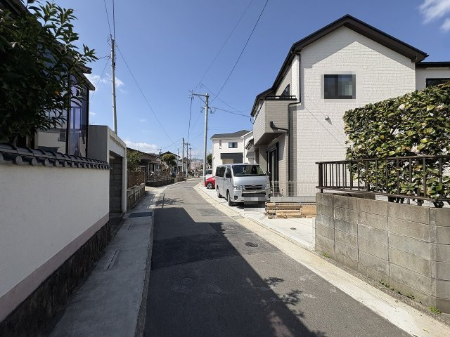 【その他】 | 福岡市南区曰佐4丁目　A号棟（全2棟）【仲介手数料無料・0円】 | 現地写真。前面道路です。