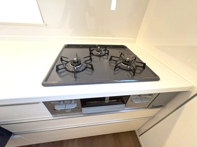 【キッチン】 | 福岡市南区曰佐4丁目　A号棟（全2棟）【仲介手数料無料・0円】 | 施工例。施工例は完成時と異なる場合があります。