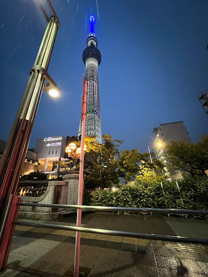 メゾンドゥグランディルの周辺