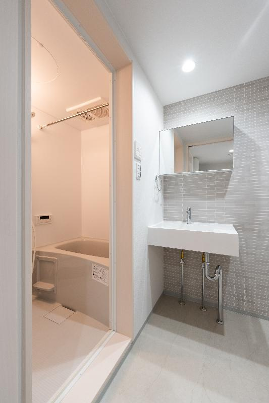 ＣＲＡＳＴＩＮＥ名楽町の浴室