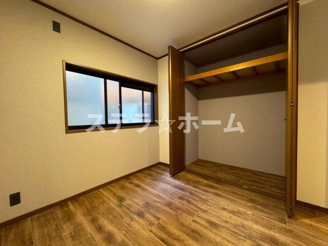 下新庄2 中古戸建の洋室|落ち着いた色調の洋室です