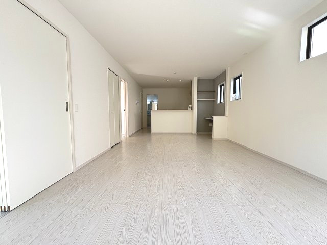 【居間・リビング】 | 福岡市東区和白東4丁目3期　1号棟（全1棟）【仲介手数料無料・0円】 | 施工例。施工例は完成時と異なる場合があります。