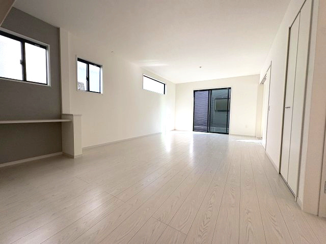 【居間・リビング】 | 福岡市東区和白東4丁目3期　1号棟（全1棟）【仲介手数料無料・0円】 | 施工例。施工例は完成時と異なる場合があります。