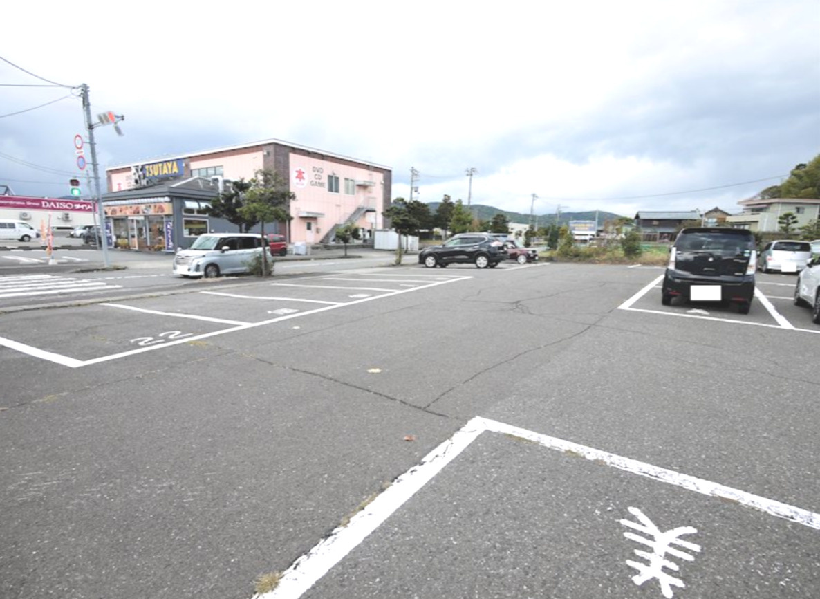 ルネッサンス広川 の駐車場