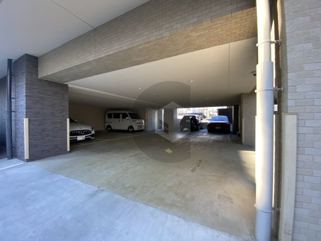 グランルシェルの駐車場