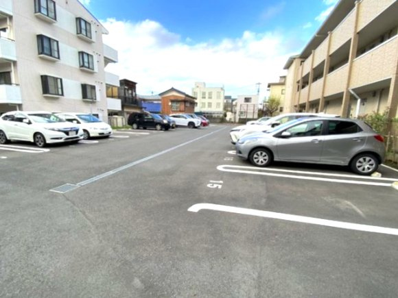 BLESS港南上大岡　A棟の駐車場