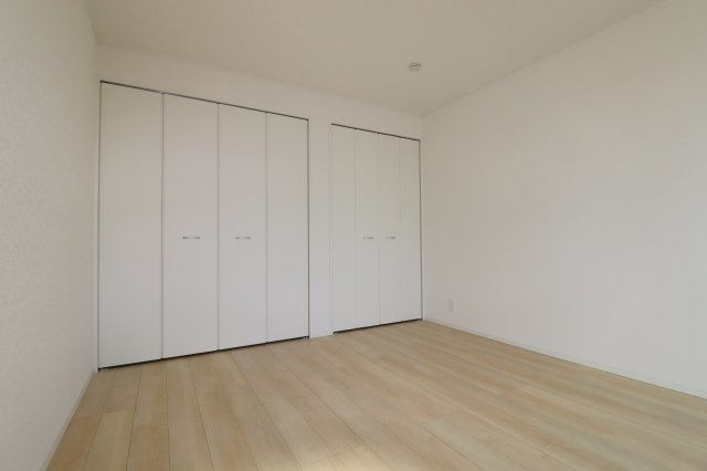 郡山市八山田西2丁目　　　　４号棟　　　行健第２小学校、明健中学区の洋室|※同社施工例