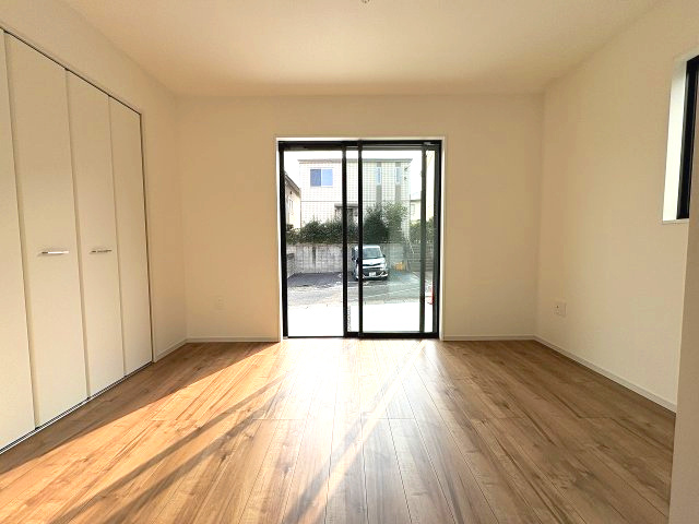 【洋室】 | 福岡市東区香椎3丁目5期　1号棟（全1棟）【仲介手数料無料・0円】 | 施工例。施工例は完成時と異なる場合があります。