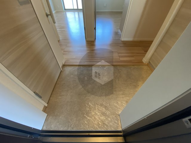 ミモザメゾン菱屋西の玄関