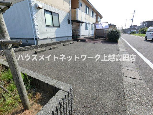 ロイヤルあけぼの Ａ/Ｂの駐車場|駐車場