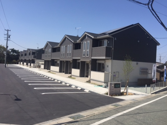 クレール水神Ｂ棟のエントランス