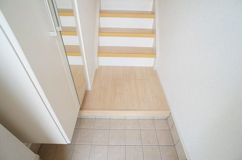 ルミエールBの玄関|※別室参考写真です。