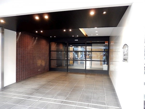 プレール・ドゥーク浅草松が谷のエントランス