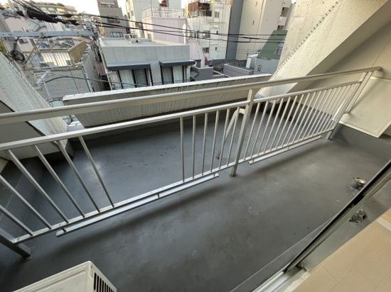 セントヒルズ浅草のバルコニー