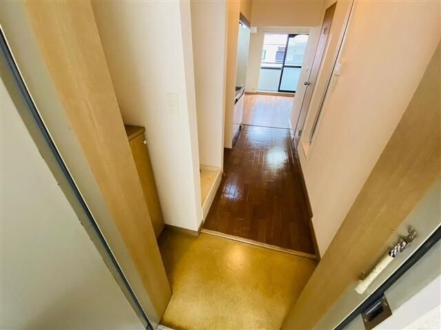 ベルトゥリーハイツの玄関