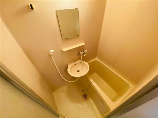 ベルトゥリーハイツの浴室