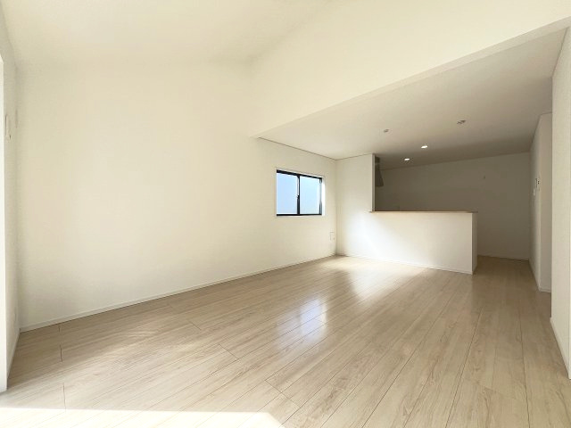 【居間・リビング】 | 福岡市南区老司3丁目第15・平屋　1号棟（全1棟）【仲介手数料無料・0円】 | 現地写真。