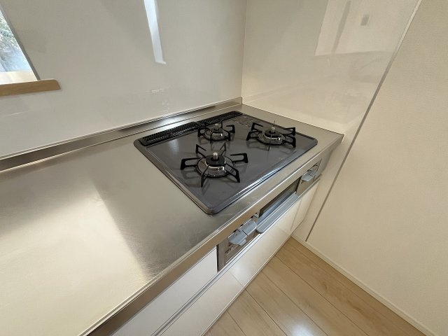 【キッチン】 | 福岡市南区老司3丁目第15・平屋　1号棟（全1棟）【仲介手数料無料・0円】 | 現地写真。