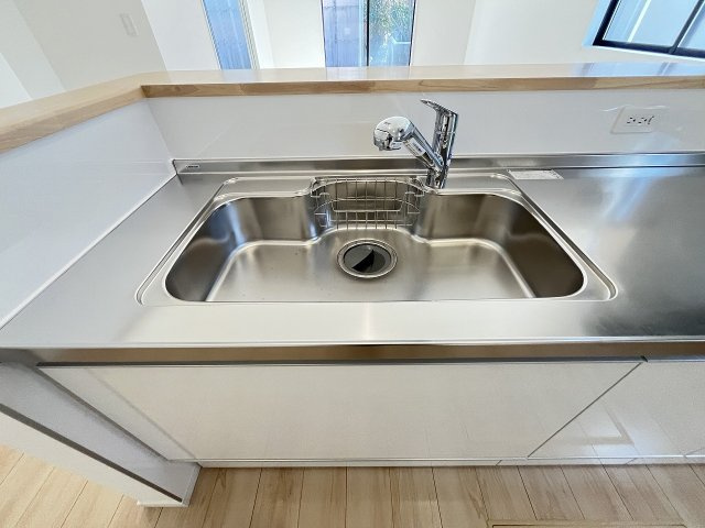 【キッチン】 | 福岡市南区老司3丁目第15・平屋　1号棟（全1棟）【仲介手数料無料・0円】 | 現地写真。