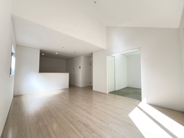 【居間・リビング】 | 福岡市南区老司3丁目第15・平屋　1号棟（全1棟）【仲介手数料無料・0円】 | 現地写真。リビングです。