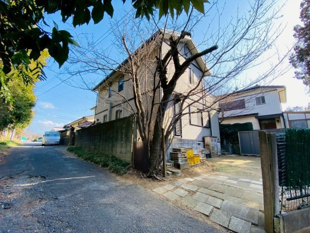 （トヨタホーム）酒々井町酒々井中古戸建の前面道路含む現地写真