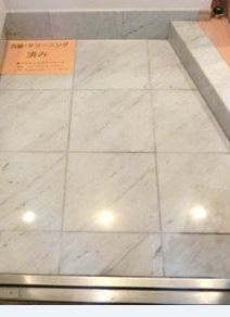 クオリア門前仲町の玄関