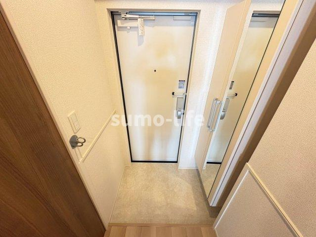 神崎町アパートの玄関