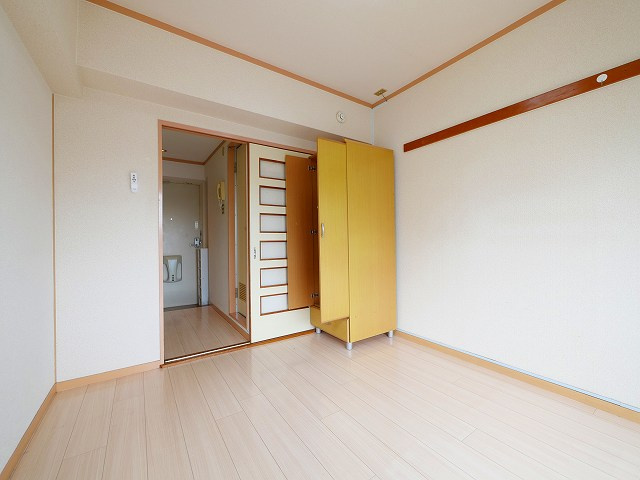 アイリスハイツ1号館の居間・リビング