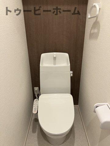 入間市豊岡3丁目アパートのトイレ|落ち着いた色調のトイレです