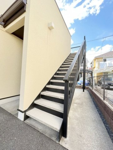 ライズ新杉田のエントランス