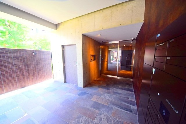 ＥＥＬ馬車道のロビー