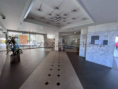 【その他】 | ウインヒルズジェームス山  | エントランス内も大理石調のフロアで豪華な造りです♪