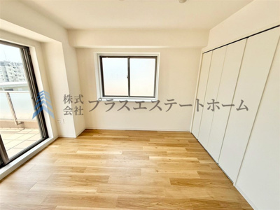 【洋室】 | ウインヒルズジェームス山  | 【当社施工事例】シンプルな洋室でお部屋のコーディネートが楽しめます♪